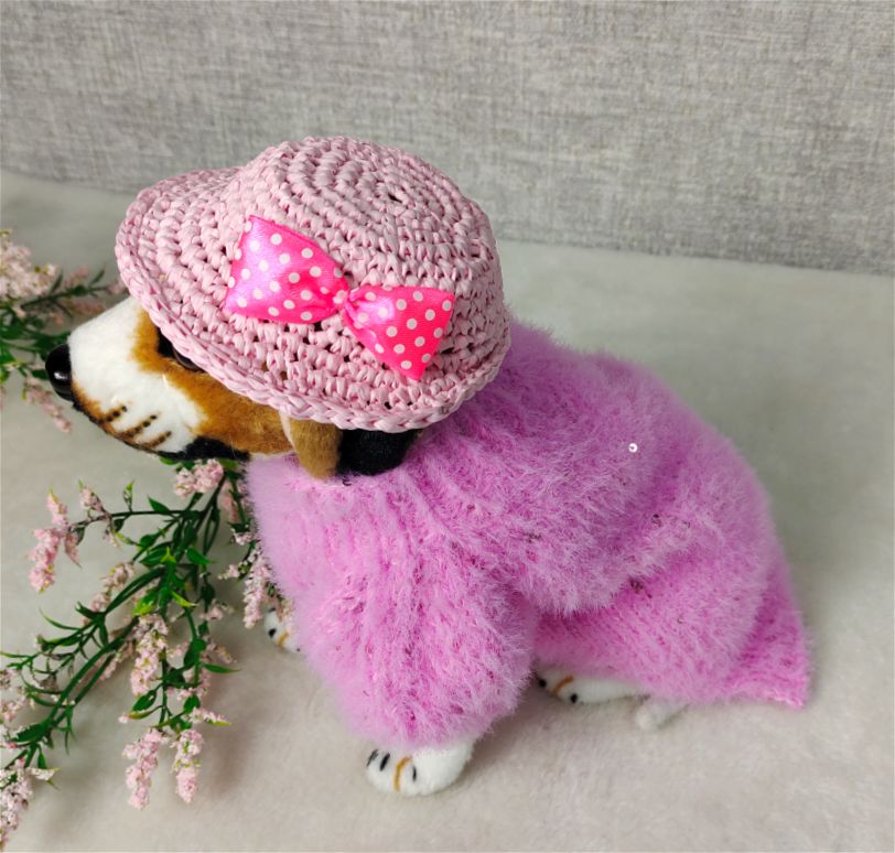 Sweater for dogs with fluffy yarn